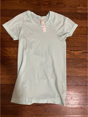 Lululemon thumbnail 1