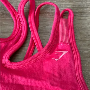 Gymshark Hot Pink Seamless Sports Crop thumbnail 3