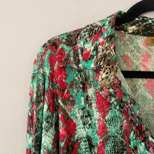 NWT Wrangler Pink Blue Deadstock Shimmer Snakeskin Button Down Women size Large thumbnail 4