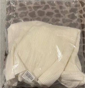 Chunky white Amazon sweater  thumbnail 5