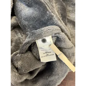 UGG Women’s Sz L Long Sleeve V-Neck Fleece Pullover Sweatshirt thumbnail 7