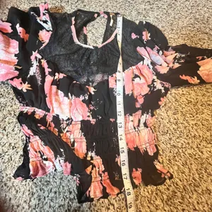 Free People Black Pink Floral Lace Smocked Cropped Long Sleeve Top Womens‎ XS thumbnail 6