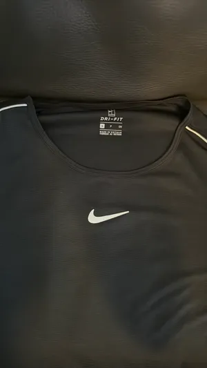 Nike Dri-Fit Shirt Sleeve Short Women’s thumbnail 2