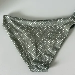 H&M Bikini Green White Polka Dot Swimwear Padded Bathing Suit / Size Small thumbnail 3
