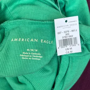 American Eagle Women's Green Cropped Mock Neck Long Sleeve Top Size M. NEW thumbnail 2