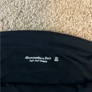Abercrombie & Fitch black drapey long sleeve size XS thumbnail 7