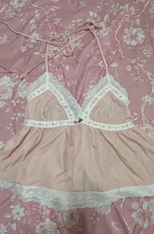 Boutique Girly lace top thumbnail 1