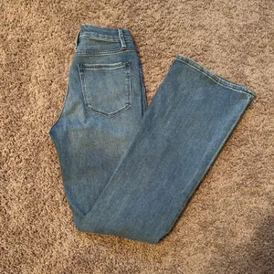 Good American ‼️ Good Flare Jeans‼️ thumbnail 2