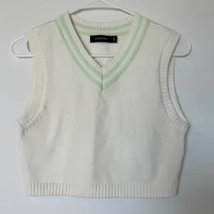 Glassons White Cropped Vest thumbnail 1