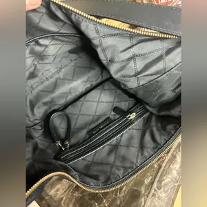 Michael Kors black Izzy Large Pebbled Leather Convertible Shoulder Bag Crossbody thumbnail 12