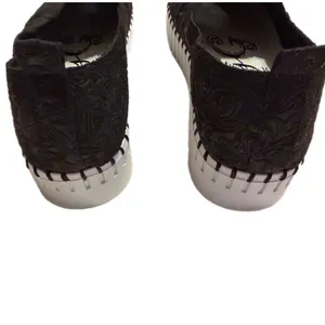Very G Women Black Embossed Floral Slip On Platform Sneakers VGSP0271-001 Size 9 thumbnail 5