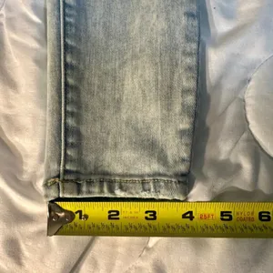 Light-Wash American Eagle Jeans Size 4 Regular Inseam 27 inches straight thumbnail 8