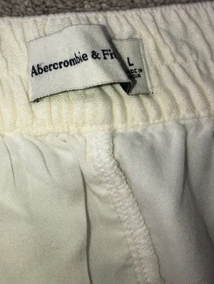 Abercrombie Cream Linen Shorts Large thumbnail 9