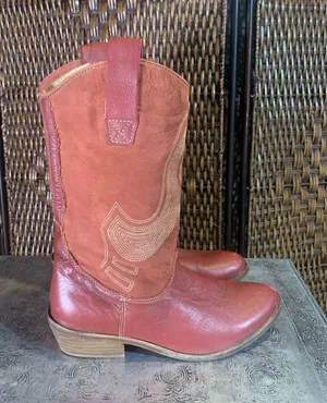 Array Cowboy Boots Embroidered Size 7 Red thumbnail 1