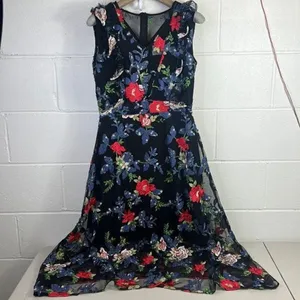 RTR VONEFloral Avalyn Dress Sleeveless embroidered MIDI V-neck black floral thumbnail 3