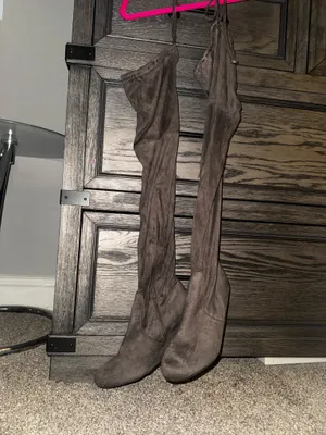 Knee high suede boots Size 9 thumbnail 2