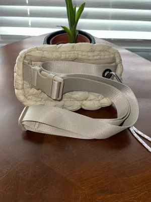 Creamy Crossbody Purse Tan thumbnail 5