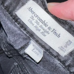 Abercrombie 90s Straight Jean Curve Love Ultra High Rise Jean Size 25 (0 Reg) thumbnail 12