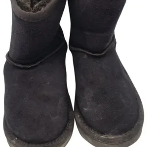 Short UGG Green Boots Size US 6 thumbnail 2