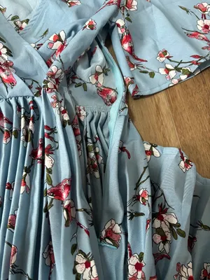 Prettylittlething Blue Floral Dress - Size 2 thumbnail 6