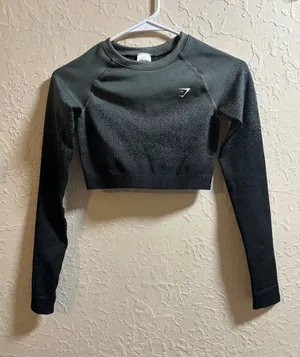 Gymshark Black Seamless Long-Sleeve Cropped Training Top thumbnail 1