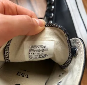 Converse Women’s Black Low Top Sneakers thumbnail 4