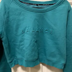 Balance Athletica Cropped Crewneck‎ thumbnail 2