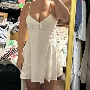 Le Lis Lace Contrast Detail Dress thumbnail 3