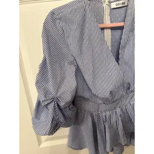 DO+BE Blue/White Boutique Pinstripe Ruffled Sleeve Plunge Top, S thumbnail 3