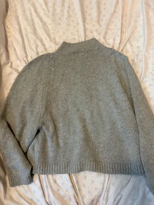 old navy gray sweater  thumbnail 6