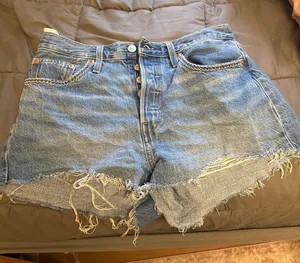 Levi’s Jean Shorts 501 Distressed thumbnail 1