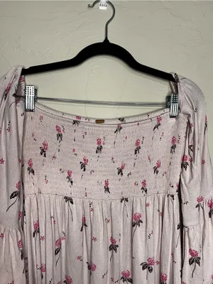 Free People Lana Off Shoulder Pink Berry Floral Smocked Babydoll Boho Top thumbnail 3