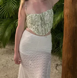 Kendall + Kylie Green Tank top thumbnail 3