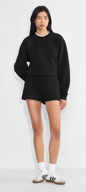 Aritzia TNA Airy AF Fleece Mid-Rise 2" Sweatshorts – Black – XXS thumbnail 1
