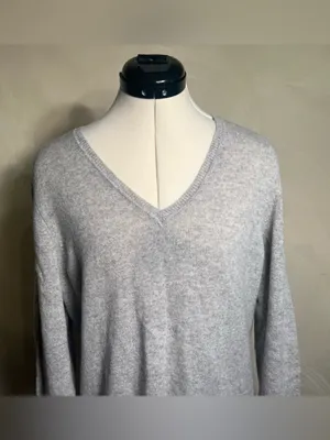 Charter Club 2-Ply 100% Cashmere Women's V Neck Minimalist Luxury Sweater|Size:L thumbnail 2