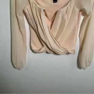 Windsor Women's‎ Size Small Faux Wrap Off Shoulder Top Beige Cream Long Sleeve thumbnail 4