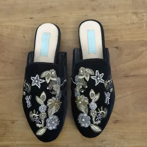 Betsey Johnson Eden Velour Embellished Slide Size 8M thumbnail 4