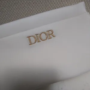 DIOR White Velvet Beauty pouch With Gold Dior Logo Limited Edition New No Tag thumbnail 2
