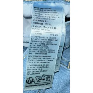 Levis Light‎ Wash Cuffed Jean Shorts Size 27 thumbnail 4