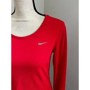 Nike Running Dri-FIT Red Shirt Small Long Sleeve Athletic Reflective Logo Sporty thumbnail 3