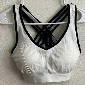 🆕Women Seamless Padded Strappy Sports Bra White L🆕 thumbnail 1