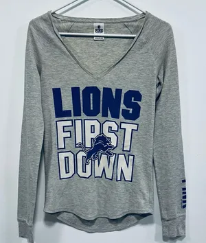 Victoria's Secret pink Detroit lions Gray and Blue Graphic Long Sleeve Tee! thumbnail 1