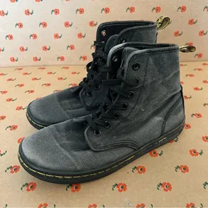 ✨ Dr.‎ Martens Doc Martens Women’s Black Gray Canvas Shoes 7 thumbnail 1