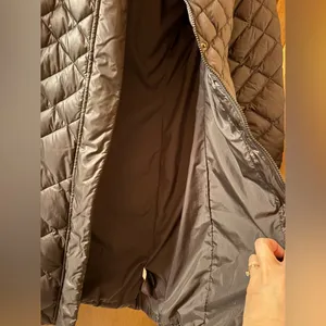 The North Face 550 Transit Down Parka Coat in Black thumbnail 9