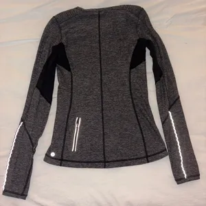 Lululemon shirt thumbnail 3