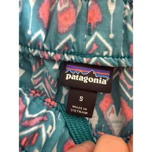 Patagonia Baggies Shorts Womens Teal Red Geometric Tribal Print STY57042 small thumbnail 3