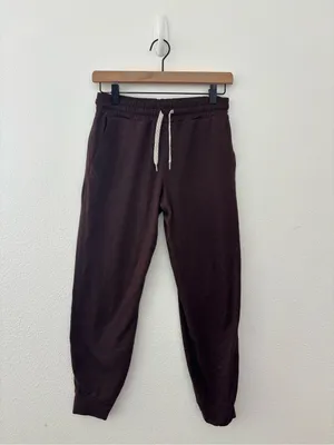 Vuori performance joggers in mahogany heather thumbnail 2