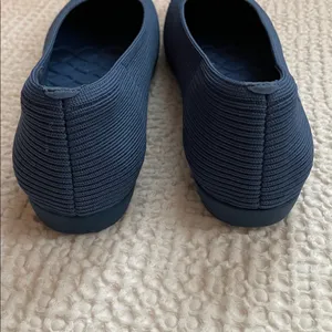 VIVAIA Margot Walker Lightweight Square-Toe V-Cut Flats in Vintage Blue Size 40 thumbnail 8