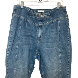 Free People Belted Front Seam Loose Fit Jeans Dark Wash Size‎ 34 thumbnail 2