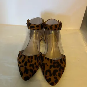 LOVE MARK 7.5 LEOPARD SUEDE ANKLE STRAP FLATS POINTY TOE BOX thumbnail 2